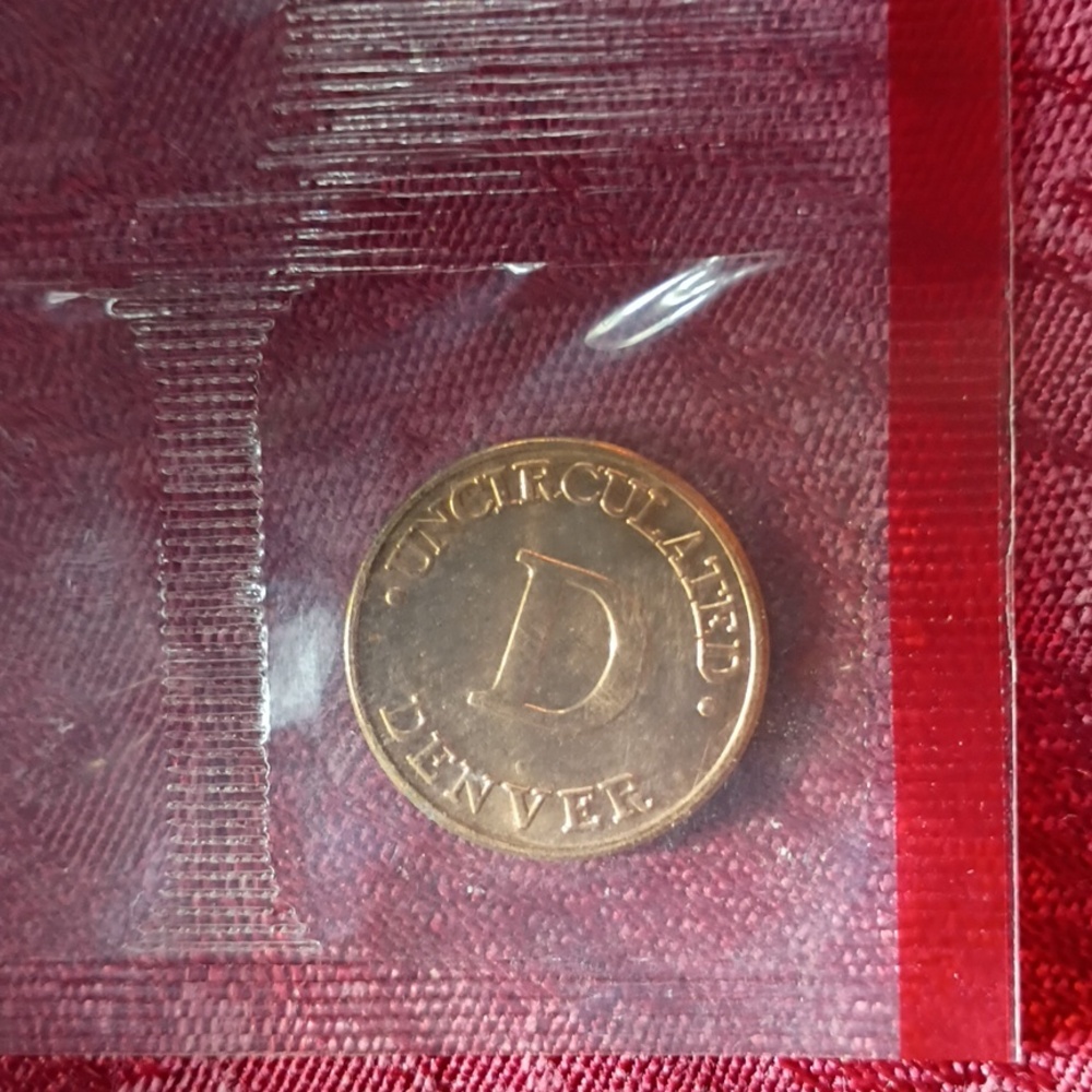 1990 Uncirculated DENVER MINT SET - Picture 2 of 4